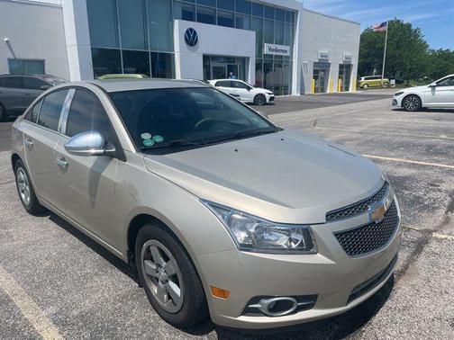 Champagne Silver Metallic 2014 Chevrolet Cruze 1LT