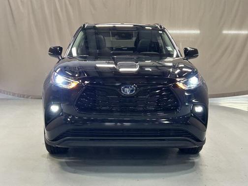 2024 Toyota Highlander Hybrid XLE