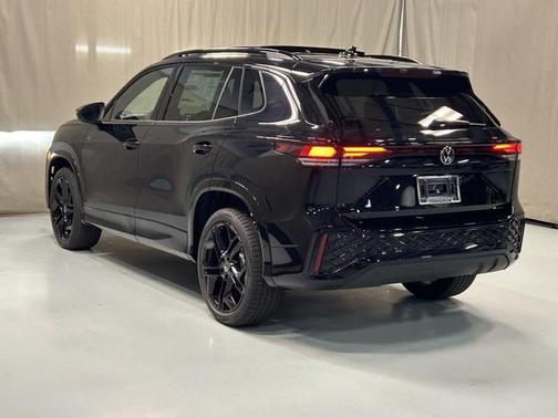 2026 Volkswagen Tiguan 2.0T SE R-Line Black 4MOTION