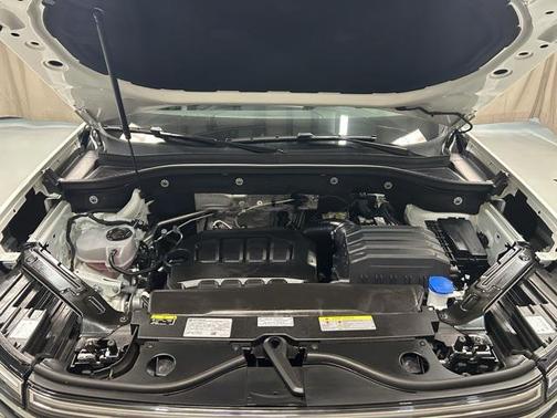 2024 Volkswagen Atlas 2.0T SE w/Technology 4MOTION