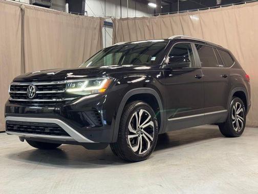 Deep Black 2023 Volkswagen Atlas 3.6L SEL