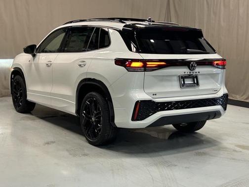 2026 Volkswagen Tiguan 2.0T SE R-Line Black 4MOTION