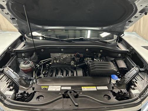 2022 Volkswagen Atlas Cross Sport 3.6L V6 SEL Premium R-Line