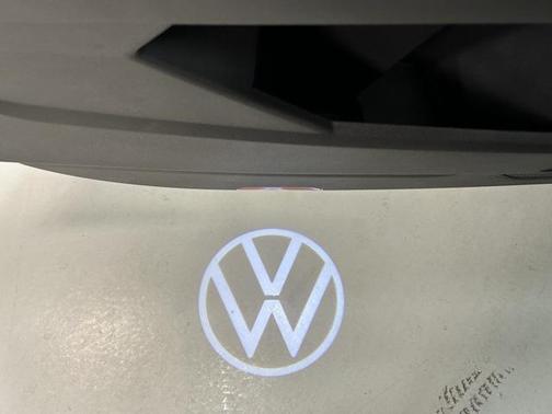 2022 Volkswagen Atlas Cross Sport 3.6L V6 SEL Premium R-Line
