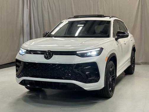 2025 Volkswagen Tiguan 2.0T SE R-Line Black 4MOTION