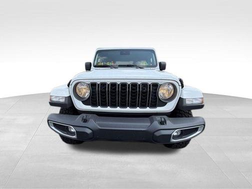 Bright White Clearcoat 2025 Jeep Gladiator High Tide