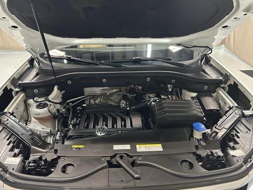 2022 Volkswagen Atlas Cross Sport 3.6L V6 SEL Premium R-Line