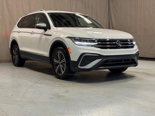 Opal White Pearl 2024 Volkswagen Tiguan 2.0T Wolfsburg Edition