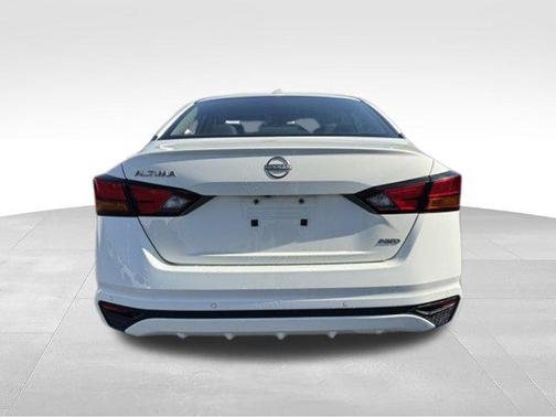 Glacier White 2025 Nissan Altima 2.5 SV