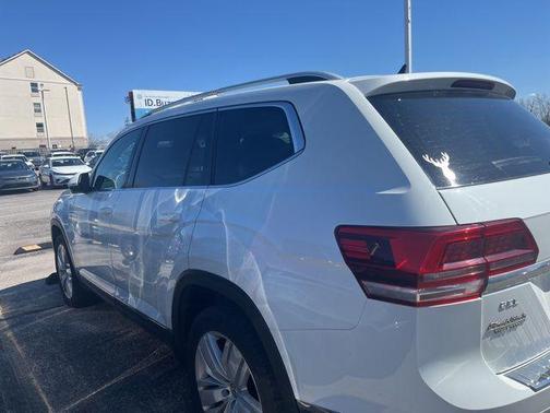 2018 Volkswagen Atlas 3.6L SEL Premium
