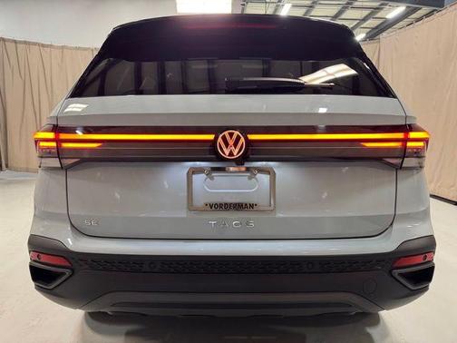 2025 Volkswagen Taos 1.5T SE Black