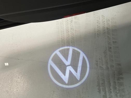 2023 Volkswagen Atlas Cross Sport 3.6L V6 SEL Premium R-Line