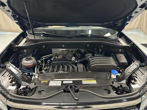 2023 Volkswagen Atlas Cross Sport 3.6L V6 SEL Premium R-Line