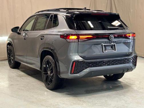 2025 Volkswagen Tiguan 2.0T SE R-Line Black 4MOTION