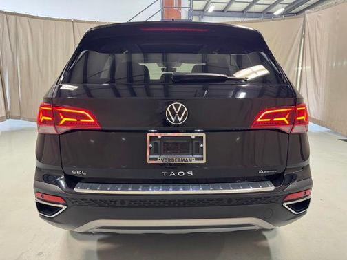 Deep Black 2023 Volkswagen Taos 1.5T SEL