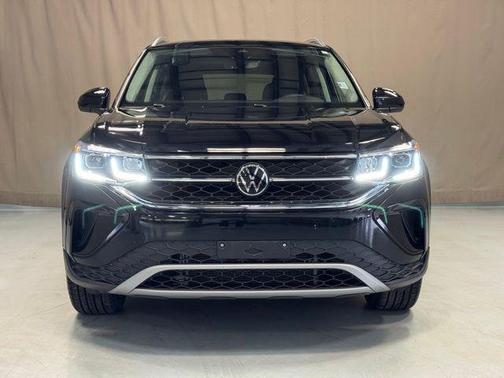 Deep Black 2023 Volkswagen Taos 1.5T SEL