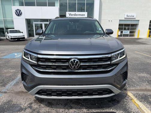 Platinum Gray Metallic 2023 Volkswagen Atlas 3.6L SE w/Technology