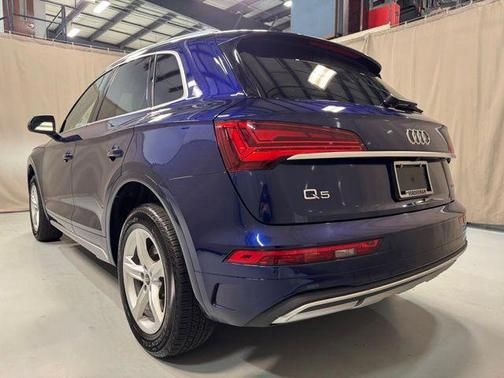 Navarra Blue Metallic 2023 Audi Q5 40 Premium