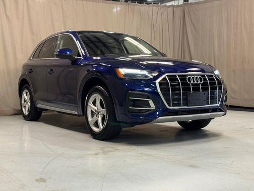 Navarra Blue Metallic 2023 Audi Q5 40 Premium