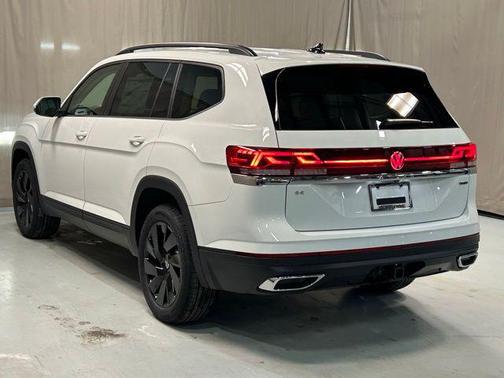 2025 Volkswagen Atlas 2.0T SE w/Technology 4MOTION