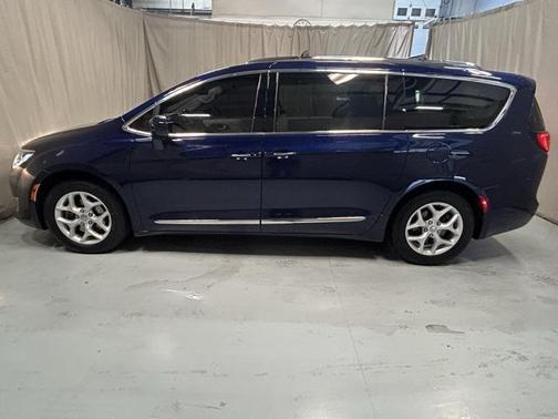 2018 Chrysler Pacifica Touring-L