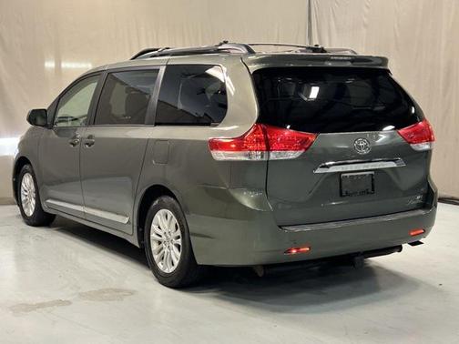 2011 Toyota Sienna XLE