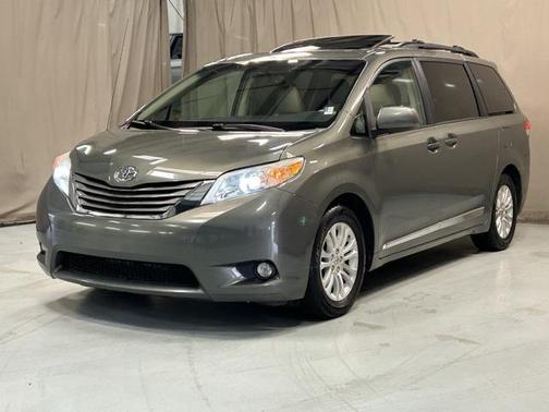 2011 Toyota Sienna XLE