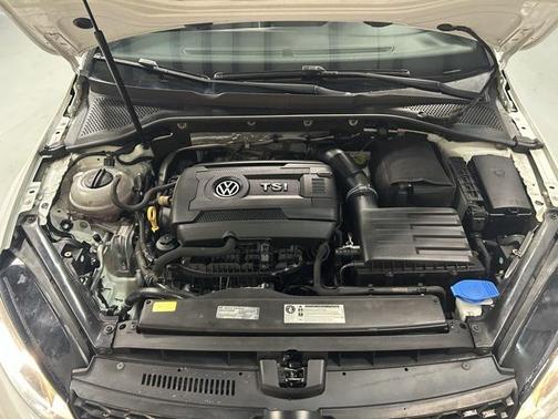 2016 Volkswagen Golf GTI 2.0T SE 4-Door