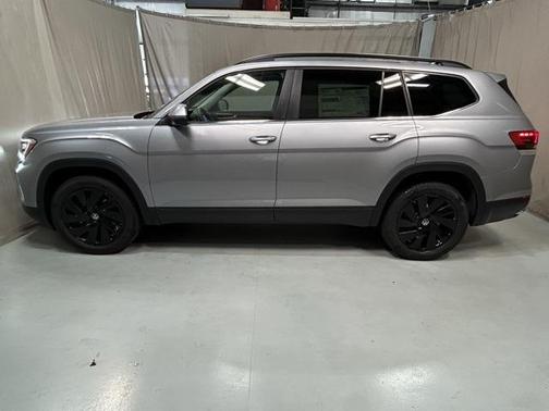 2025 Volkswagen Atlas 2.0T SE w/Technology 4MOTION