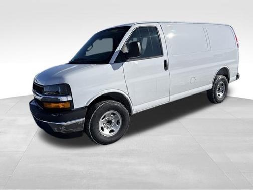 Summit White 2026 Chevrolet Express 2500 Work Van