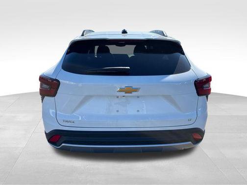 Summit White 2026 Chevrolet Trax LT
