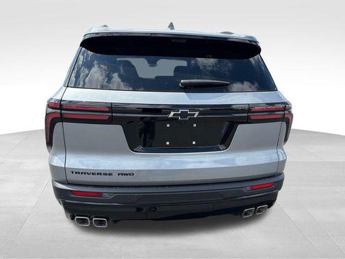 Sterling Gray Metallic 2026 Chevrolet Traverse LT