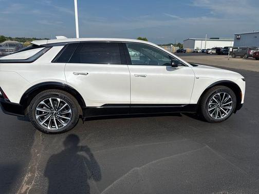 2024 Cadillac LYRIQ Sport