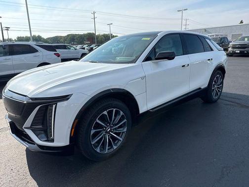 2024 Cadillac LYRIQ Sport