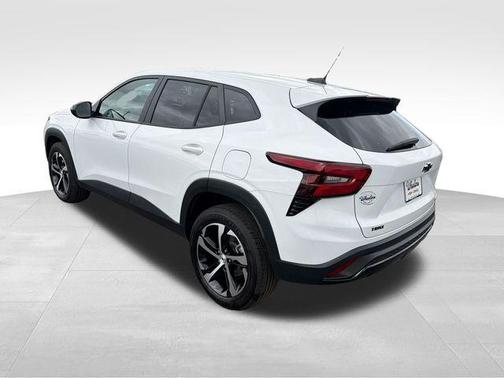Summit White 2024 Chevrolet Trax FWD 1RS