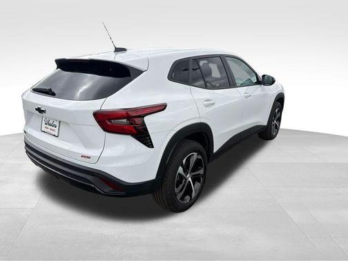 Summit White 2024 Chevrolet Trax FWD 1RS