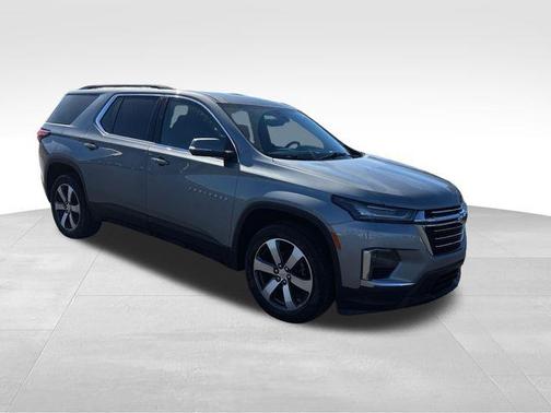 Sterling Gray Metallic 2023 Chevrolet Traverse LT Leather