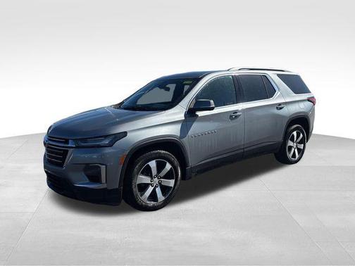 Sterling Gray Metallic 2023 Chevrolet Traverse LT Leather