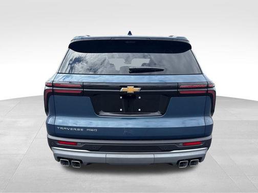 Lakeshore Blue Metallic 2026 Chevrolet Traverse LT