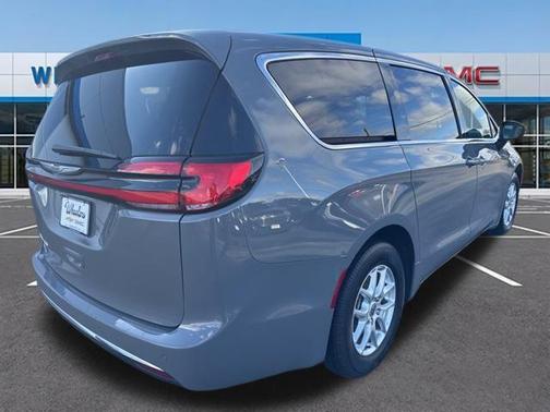 2025 Chrysler Pacifica L