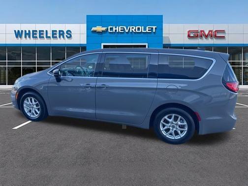 2025 Chrysler Pacifica L