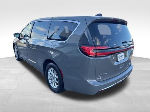 2025 Chrysler Pacifica L