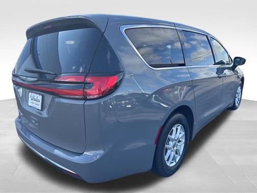 2025 Chrysler Pacifica L