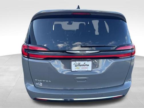 2025 Chrysler Pacifica L