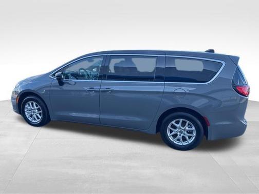 2025 Chrysler Pacifica L