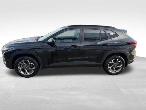 Mosaic Black Metallic 2026 Chevrolet Trax LT