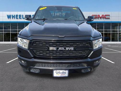 Diamond Black Crystal Pearlcoat 2022 RAM 1500 Big Horn/Lone Star