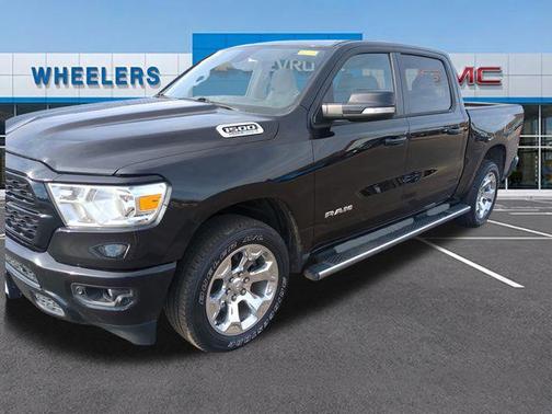 Diamond Black Crystal Pearlcoat 2022 RAM 1500 Big Horn/Lone Star