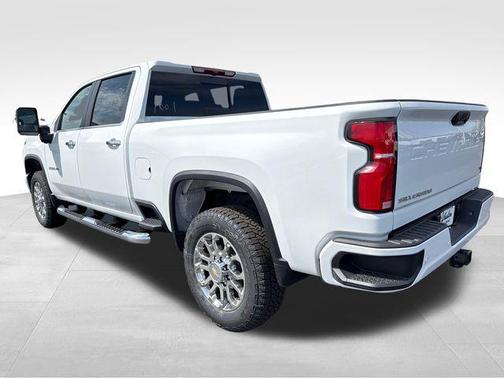 Summit White 2026 Chevrolet Silverado 2500 LT