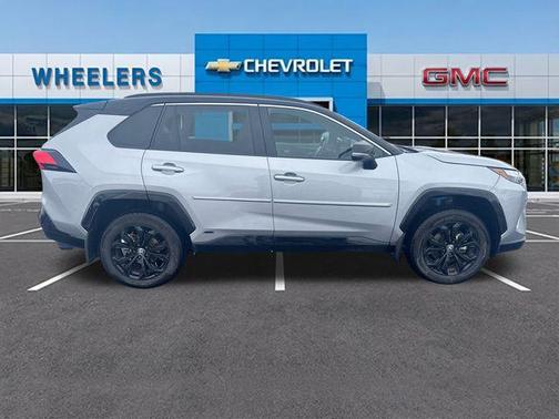 2024 Toyota RAV4 Hybrid SE